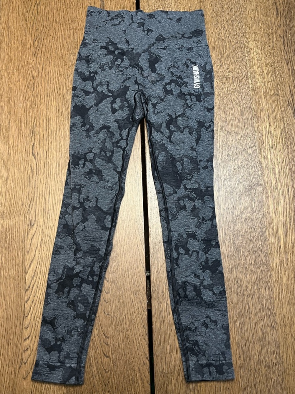 Gymshark GRAY  CAMO Seamless Leggings Women's Size XS Butt Scrunch